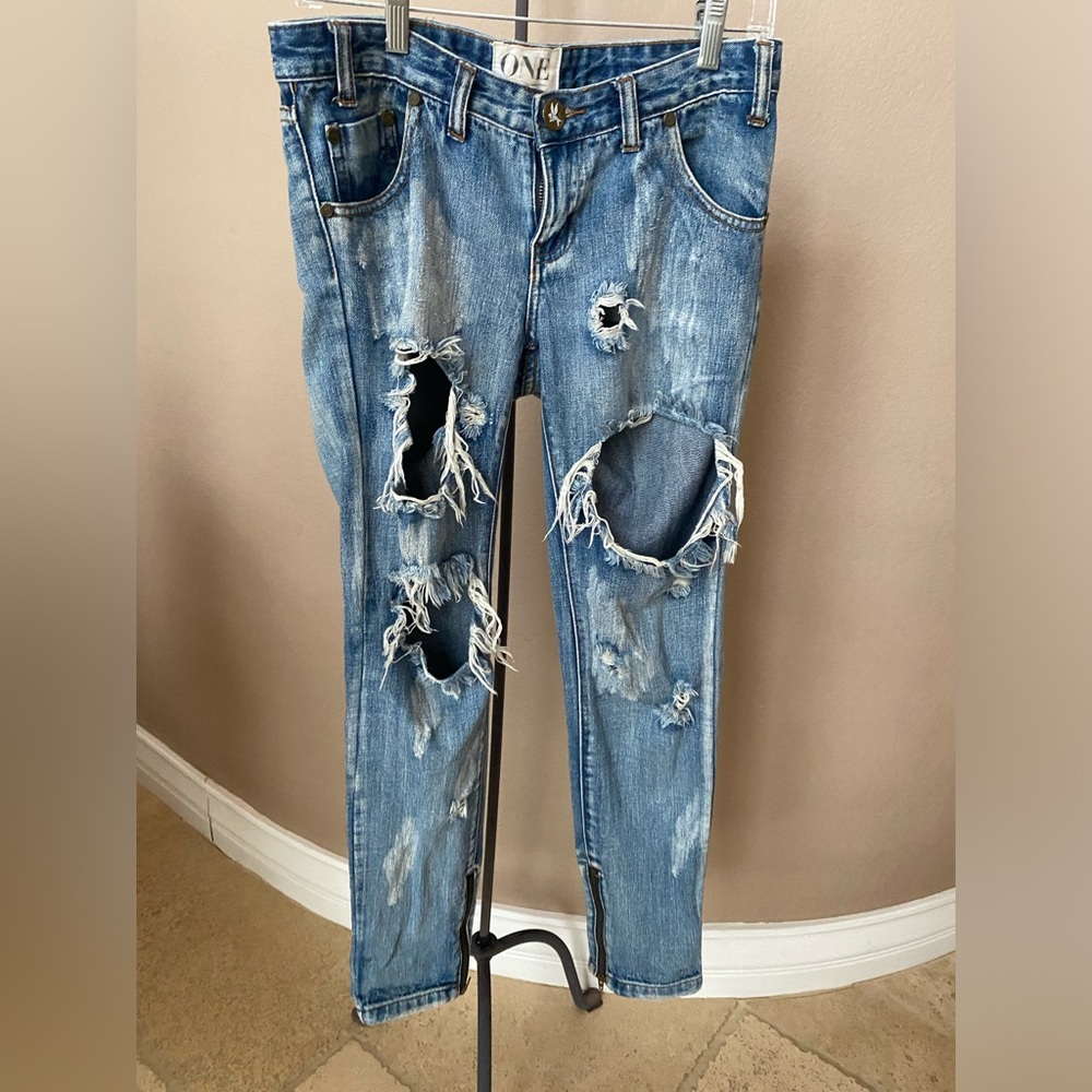 Blue Boyfriend Jeans with Distressed Vintage Look